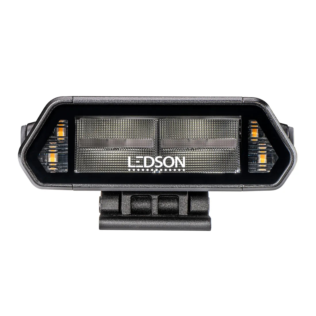 Musta Ledson Epix5+ LED-työvalo suoraan edestä kuvattuna valot sammutettuina, esitellen linssin sisärakenteen ja keskellä olevan logon.