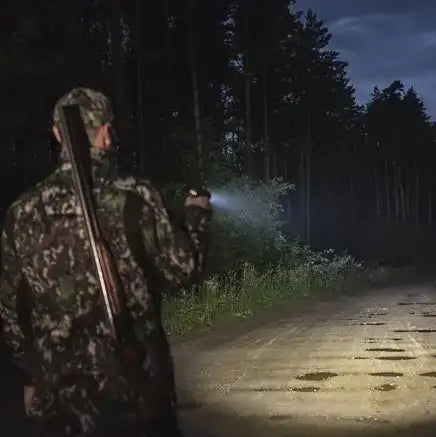Taskulamppu Armytek Viking Pro Lämmin Sävy Laajennettu Valaisinpaketti 2050 lm