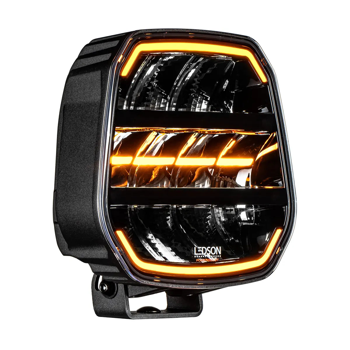 Ledson Epix9+ Sivusta kuvattu musta LED-lisävalo, jonka oranssit hehkuvat äärivalot ja keskiosan ledit ovat päällä.