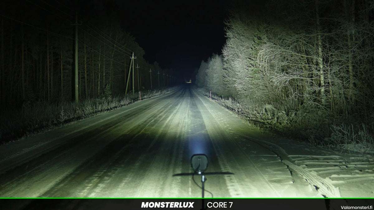 Monsterlux Core 7 LED-lisävalo Valkoisella Rungolla